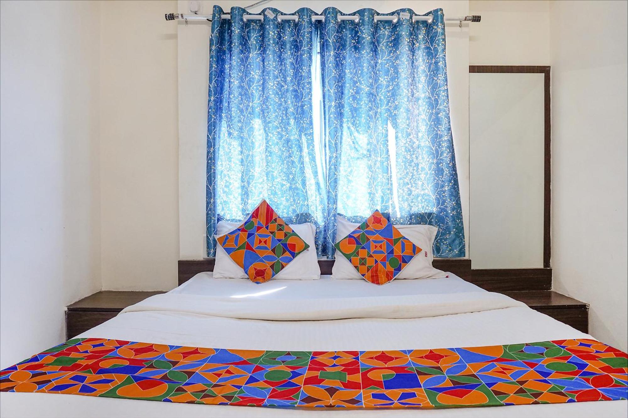 Fabhotel Gokul Lodge Gorhe Khurd Bagian luar foto