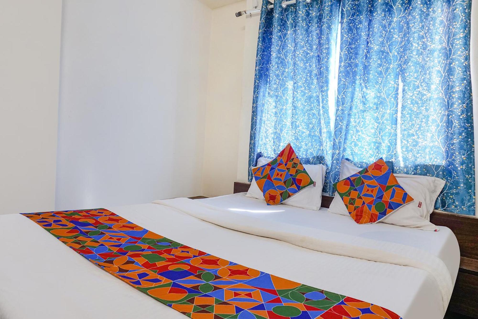 Fabhotel Gokul Lodge Gorhe Khurd Bagian luar foto