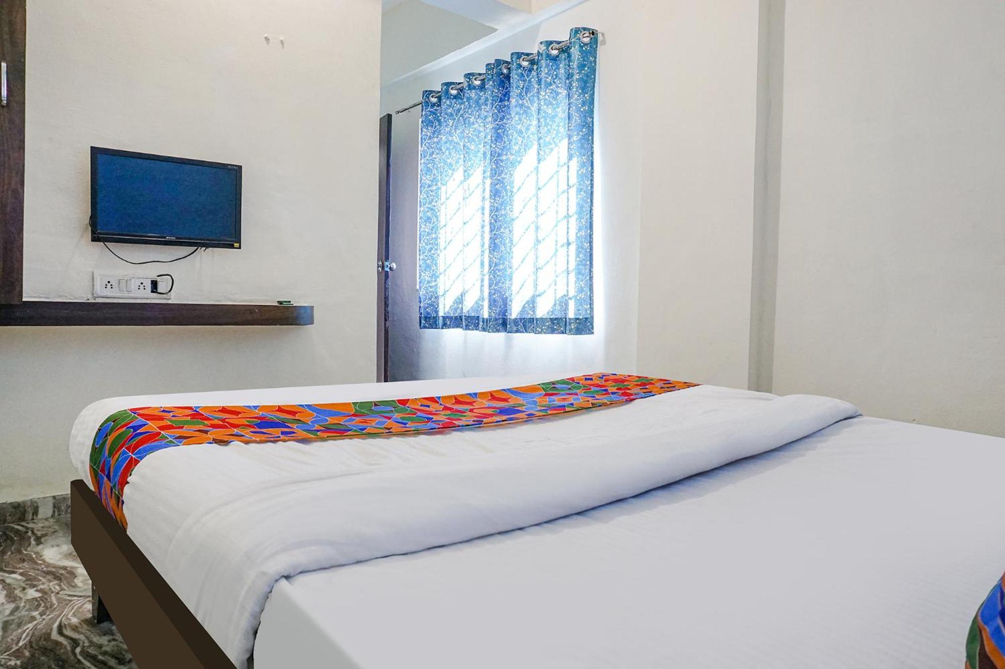 Fabhotel Gokul Lodge Gorhe Khurd Bagian luar foto
