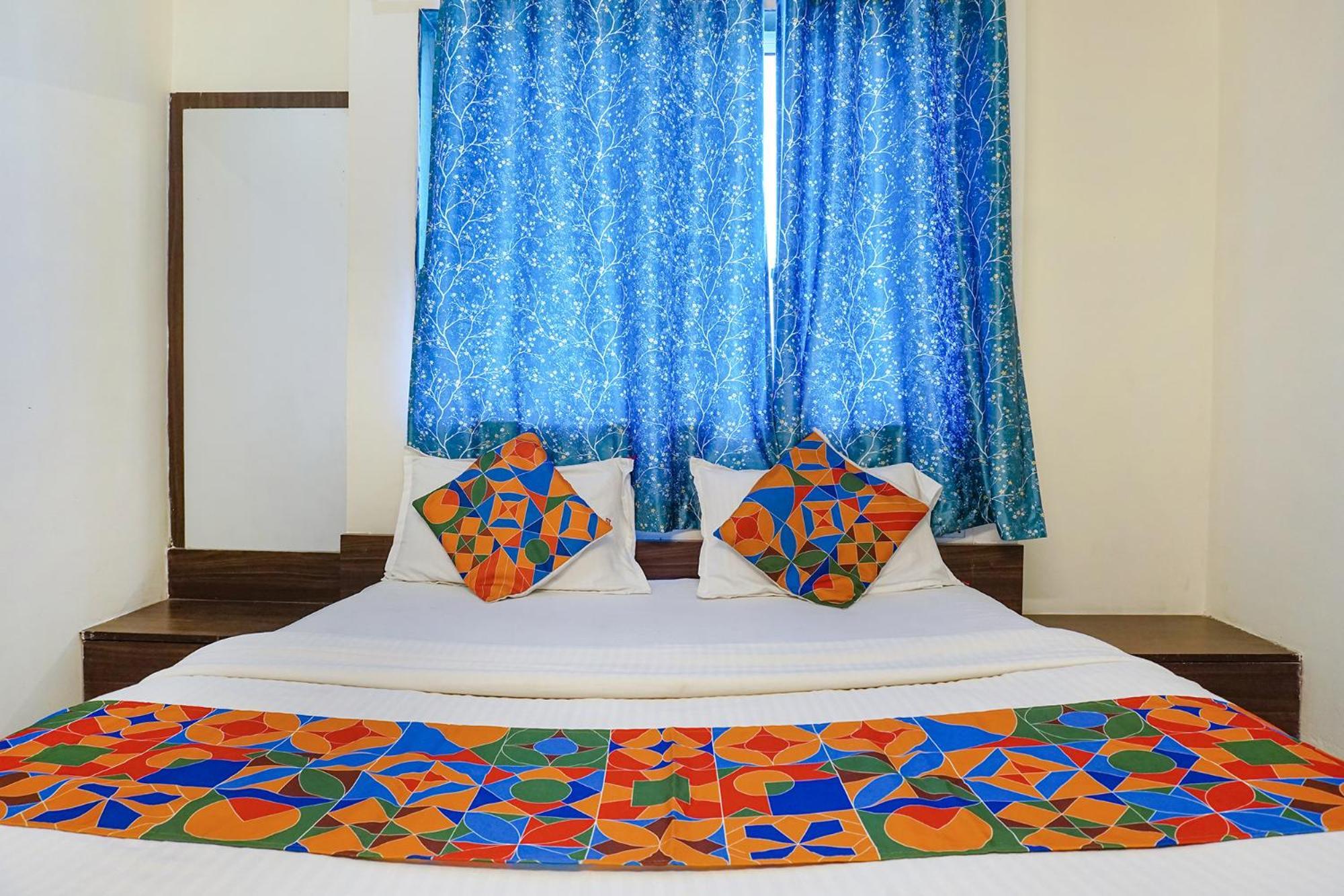 Fabhotel Gokul Lodge Gorhe Khurd Bagian luar foto